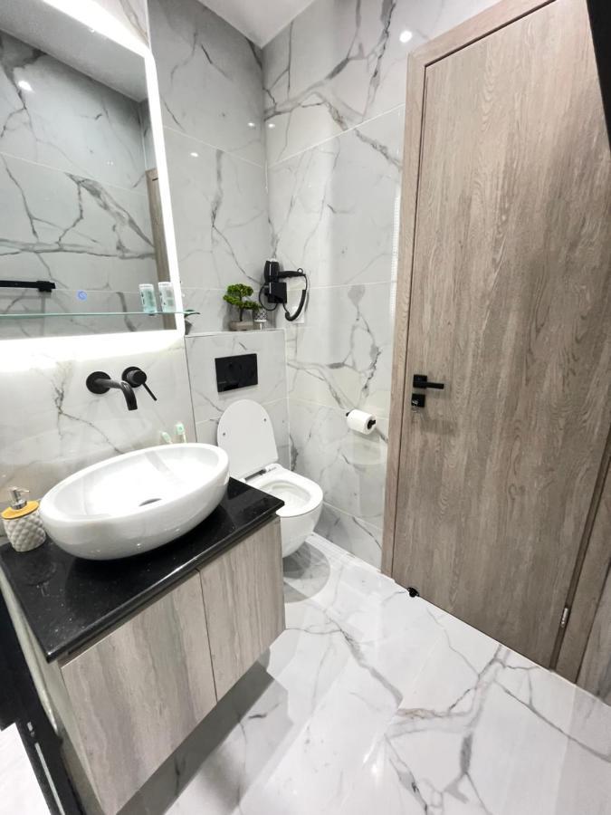 Zeos Finest Jacuzzi Suite Афіни Екстер'єр фото